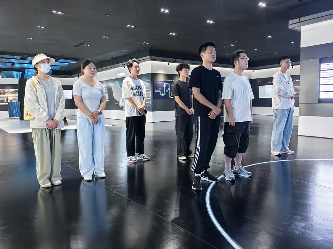 豐元股份棗莊基地“金秋筑夢(mèng)·豐元啟航”助學(xué)活動(dòng)  以企業(yè)溫度點(diǎn)亮學(xué)子未來之路